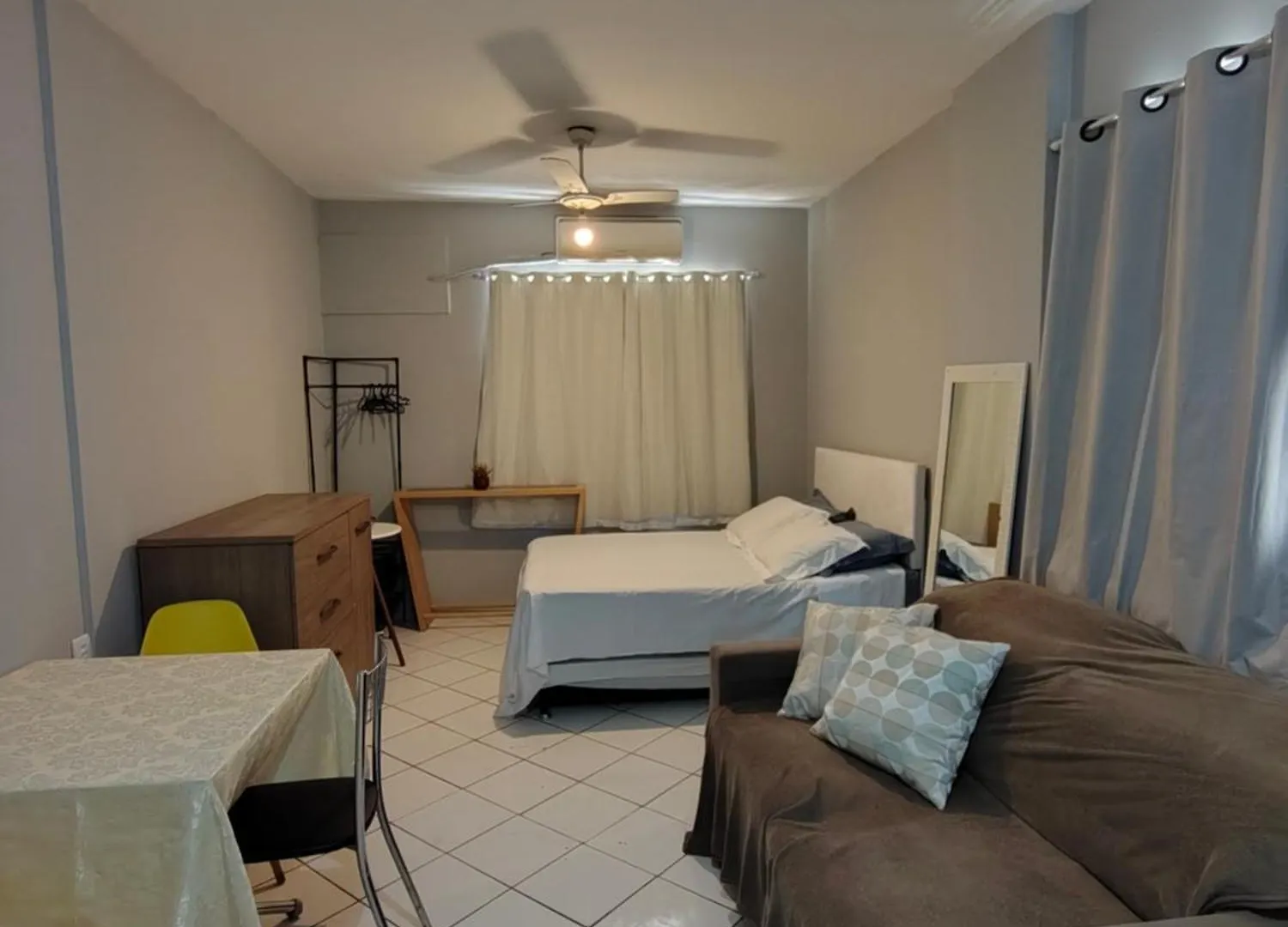 Studio Centro Floripa 02의 연락처